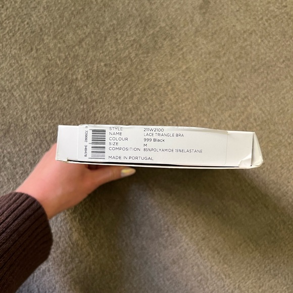 ๐ NWT Karl Lagerfeld Lace Triangle Bra size medium black - Picture 5 of 6